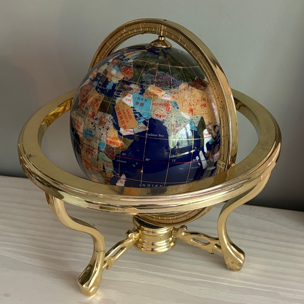 VTG World Globe-Semi-Precious InlaidStone and Shells w Compass